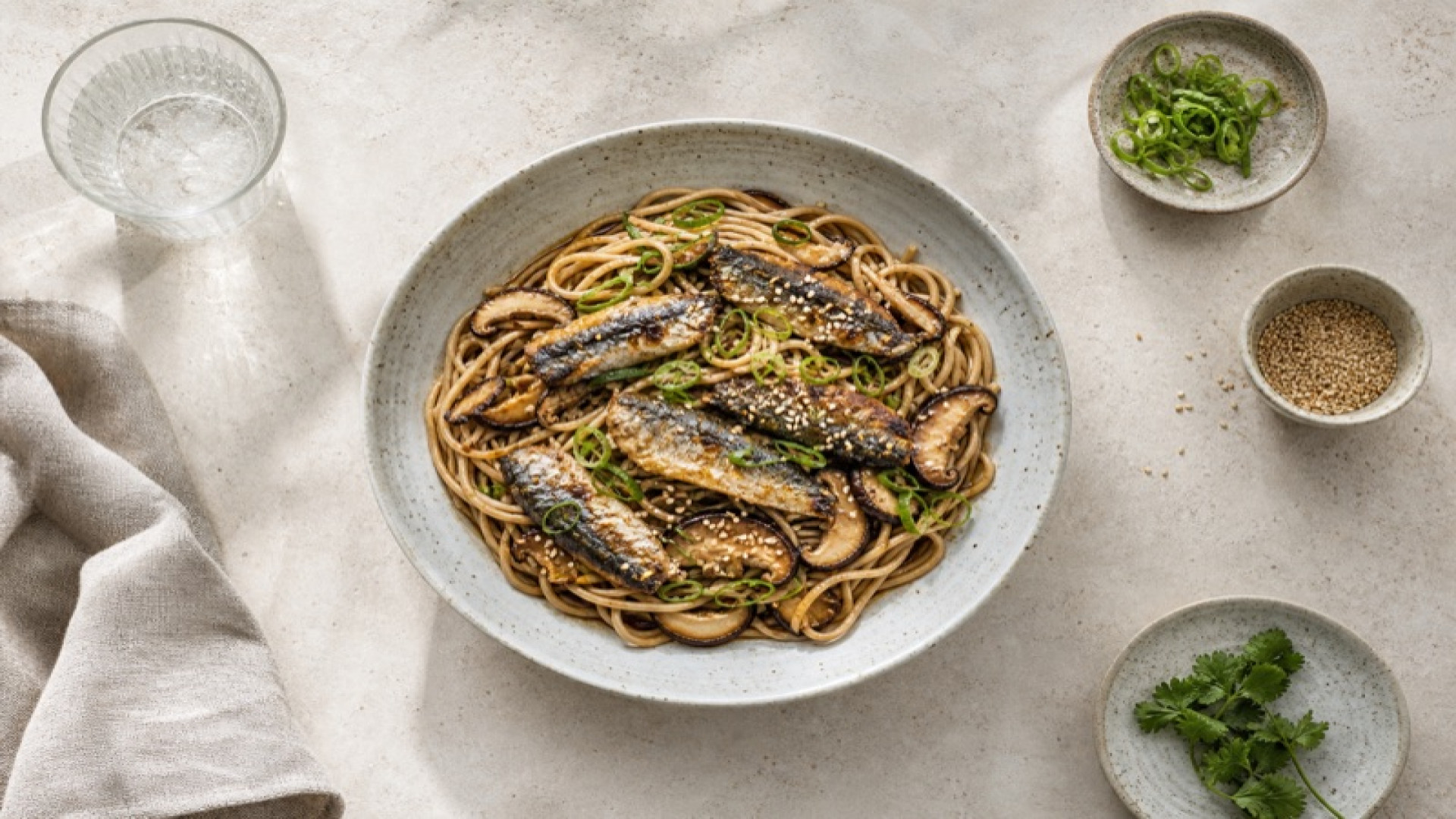 Asiatische Shiitake-Nudeln mit Sardinen und Sesamöl