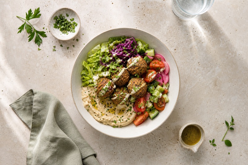 Dean & David - Falafel Tahini Small mit Essig und Öl Dressing