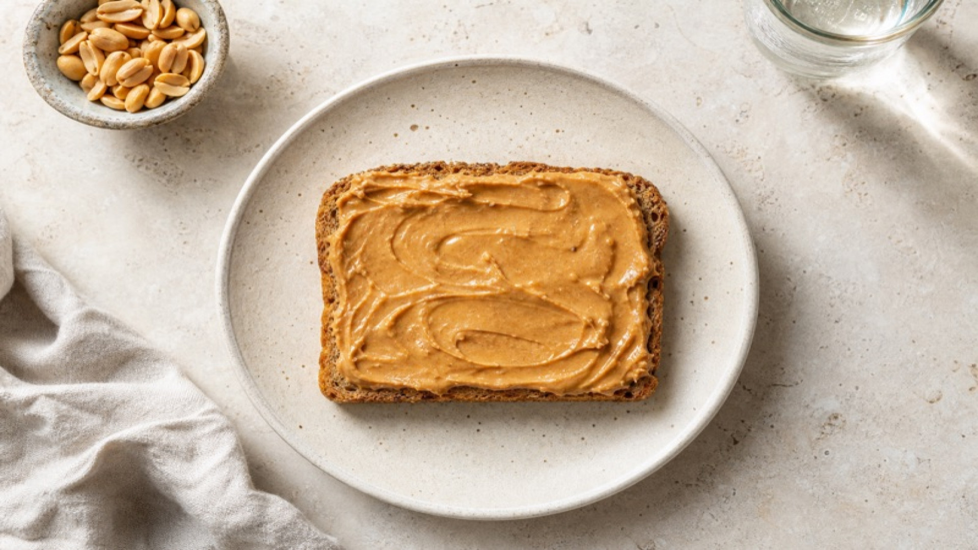 Erdnussbutter-Brot