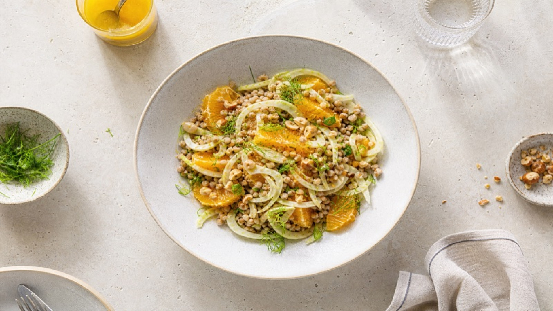 Kalter Buchweizen-Grieß-Salat mit Fenchel und Orangendressing