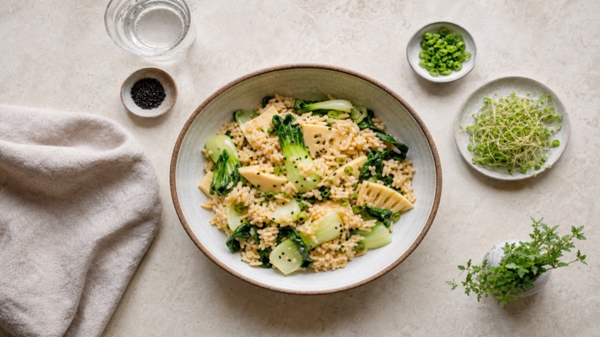 Miso-Reis mit Bambussprossen und Pak Choi