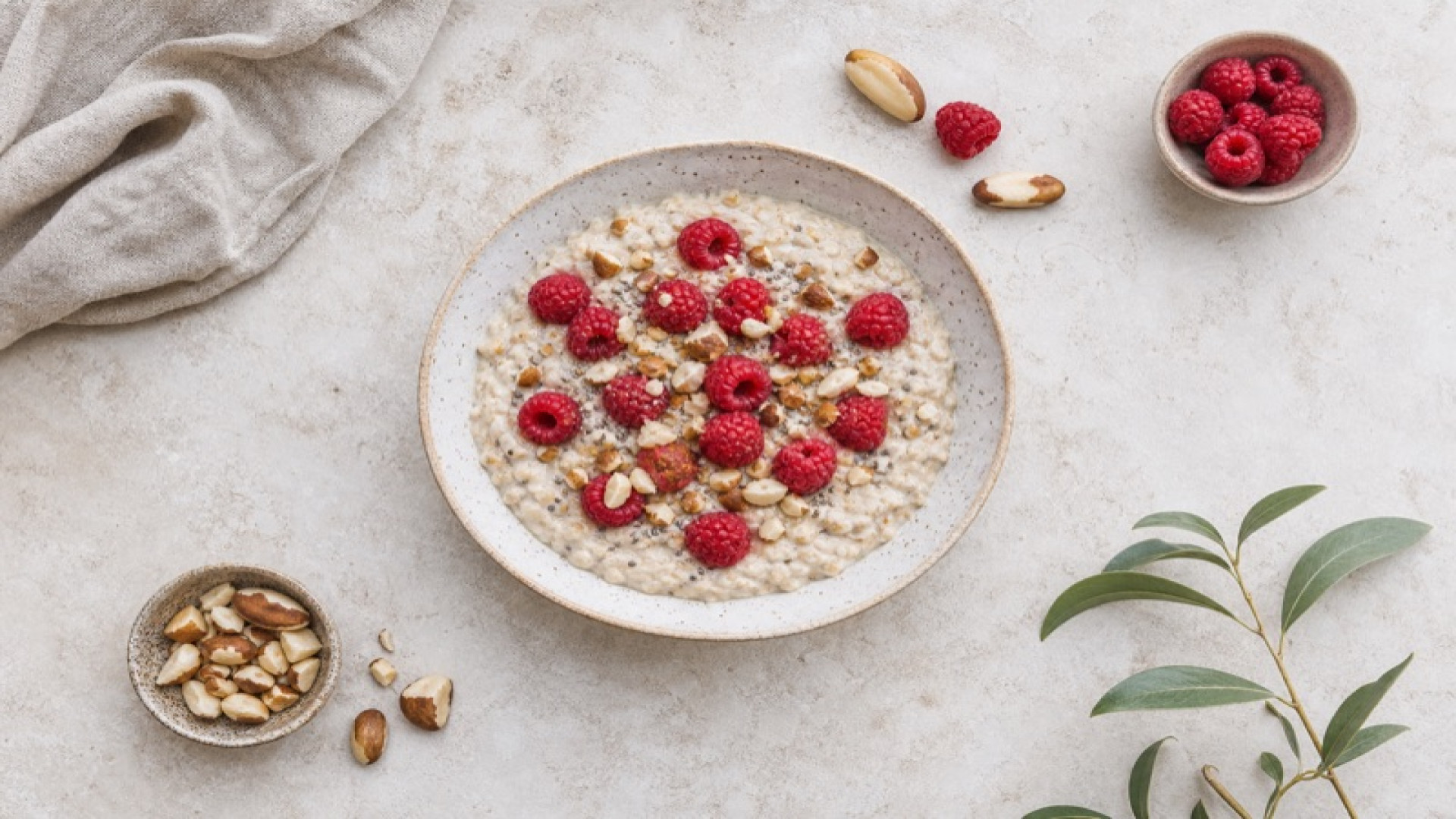 Overnight Oats mit Himbeeren und Paranüssen