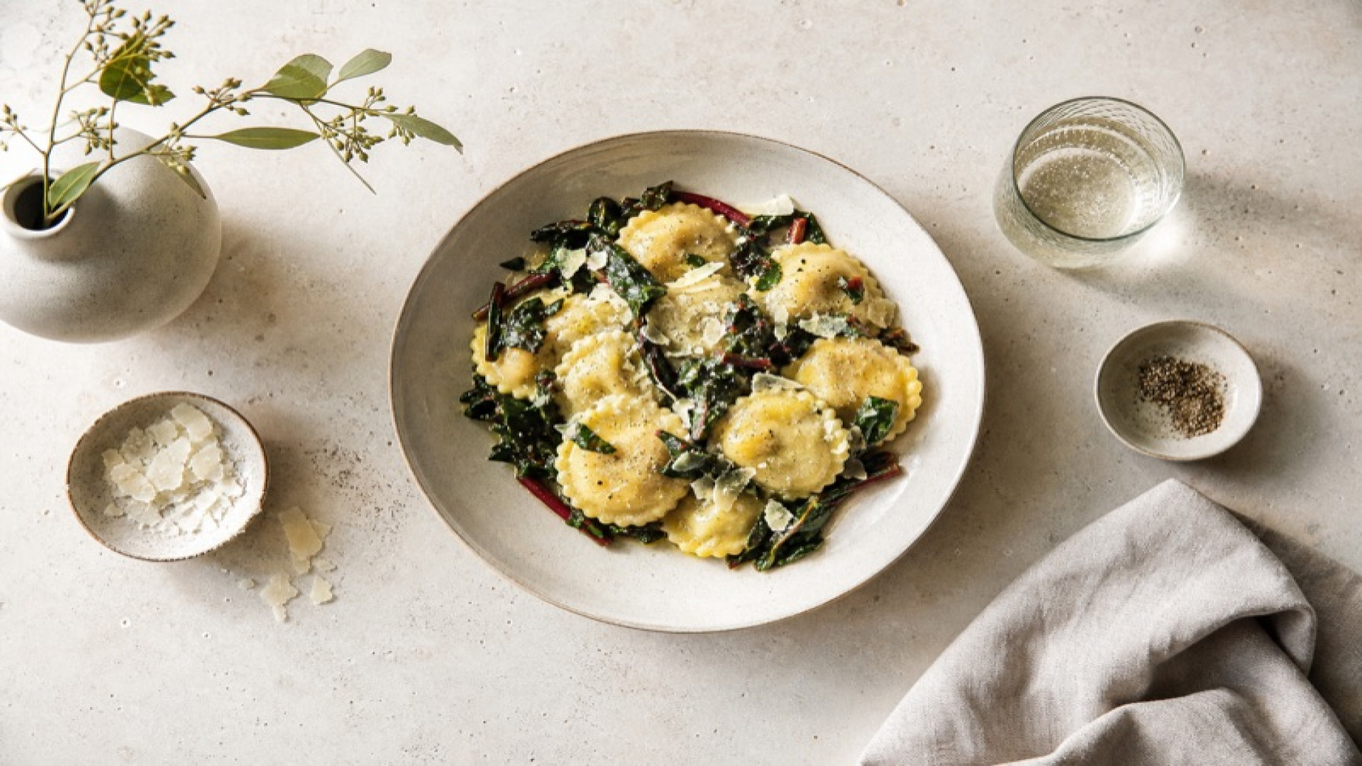 Ravioli mit gedünstetem Mangold und Pecorino