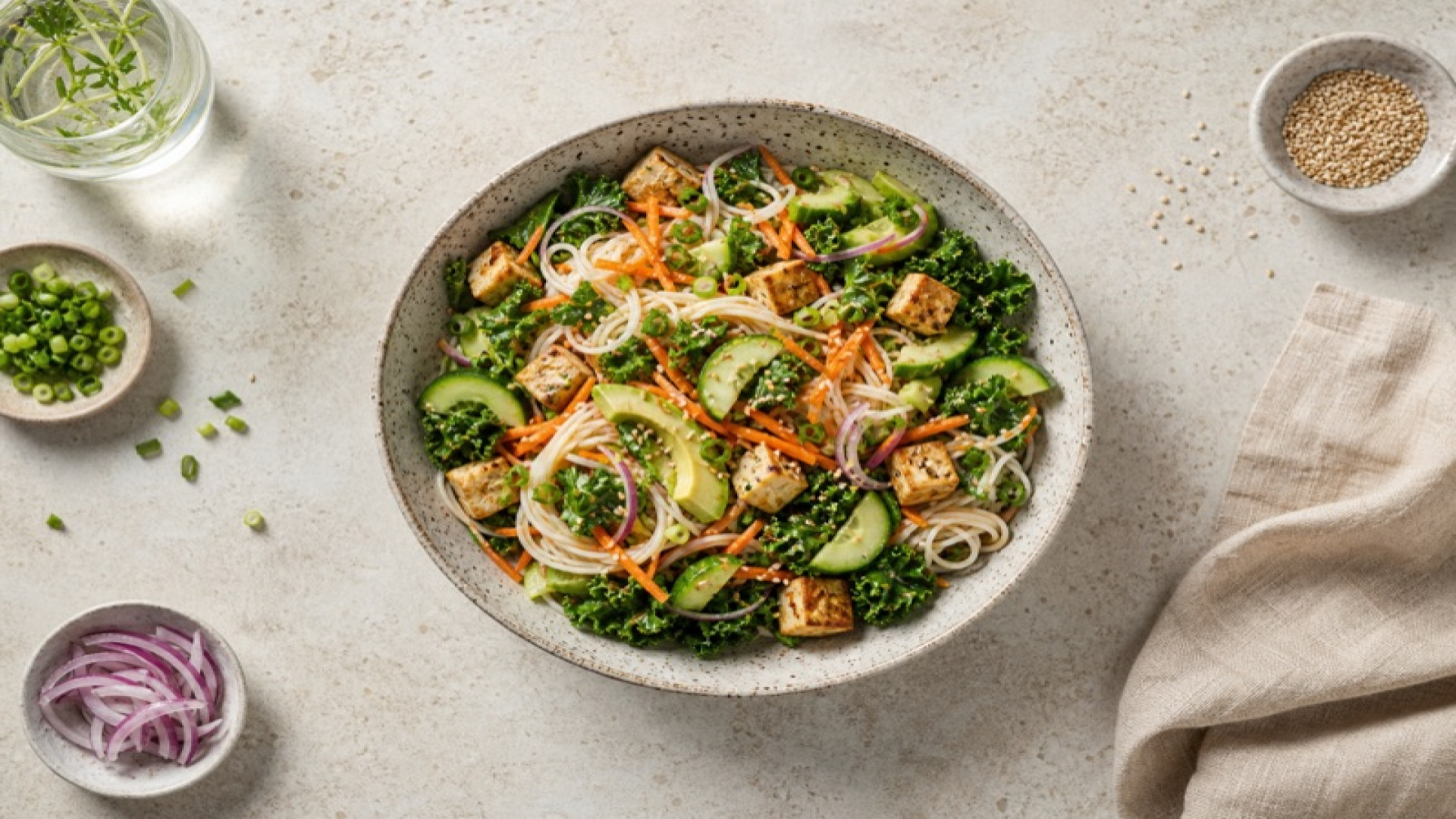 Reisnudel Salat mit Tofu